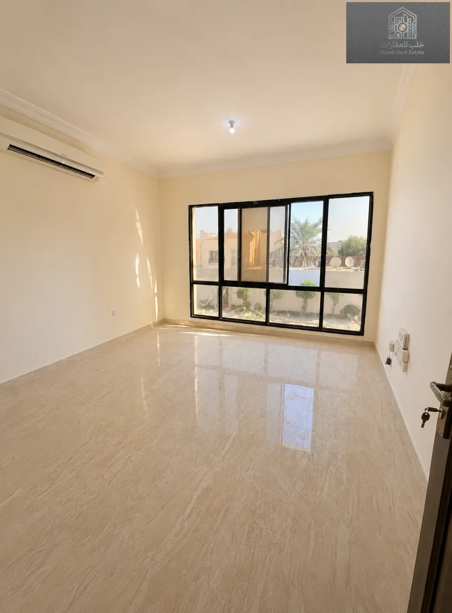 Cozy 2 Bedroom Apartment with Balcony in Old Airport
