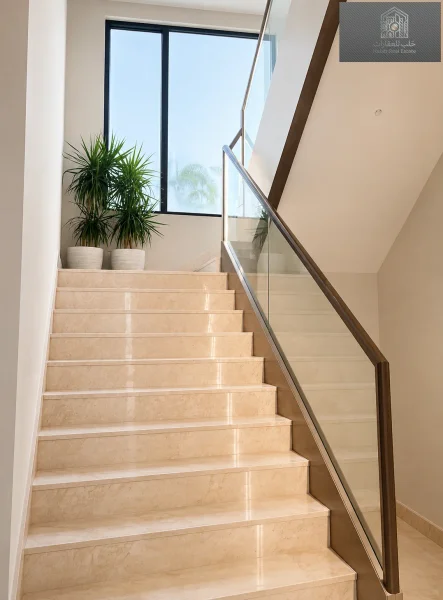 Luxury 11 Master Bedroom Villa for Rent in Lusail - view 3