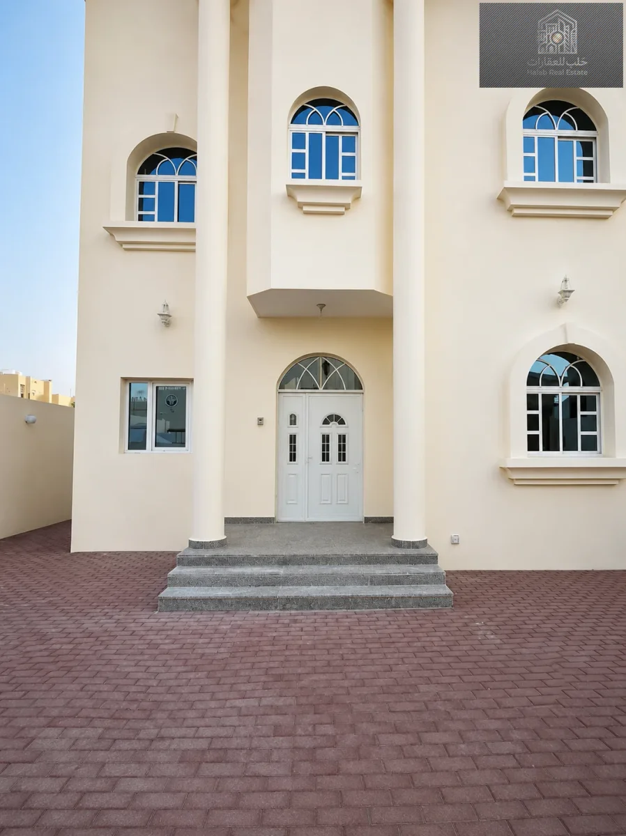 Spacious 7-Bedroom Villa with Annex in Duhail
