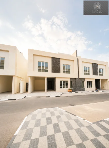 Brand new villa in Al Keesa Gate compound, Al Kheesa