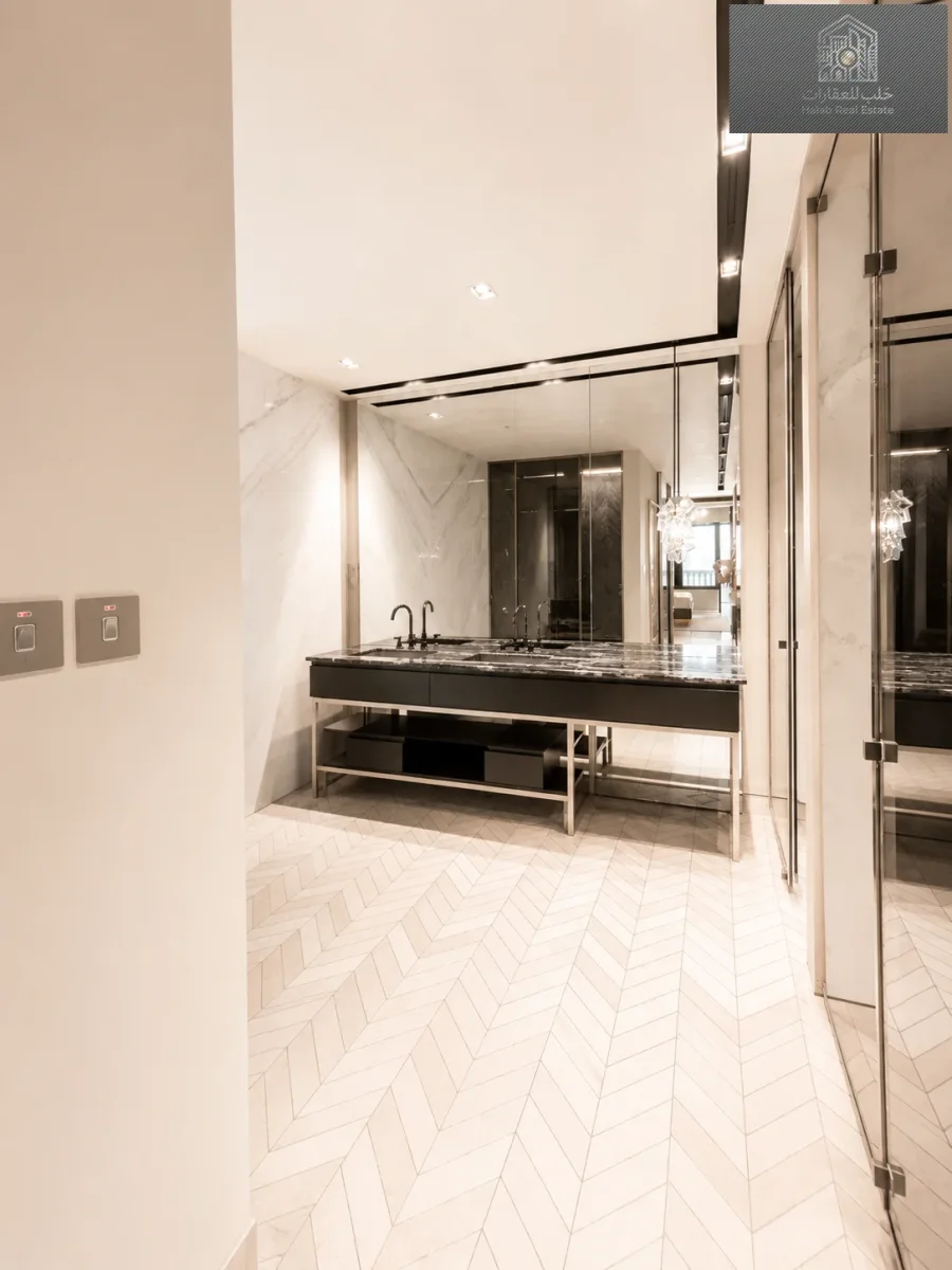Luxury 1 Bedroom Apartment with Sea View and Private Jacuzzi in Hilton The Pearl Residences - view 3