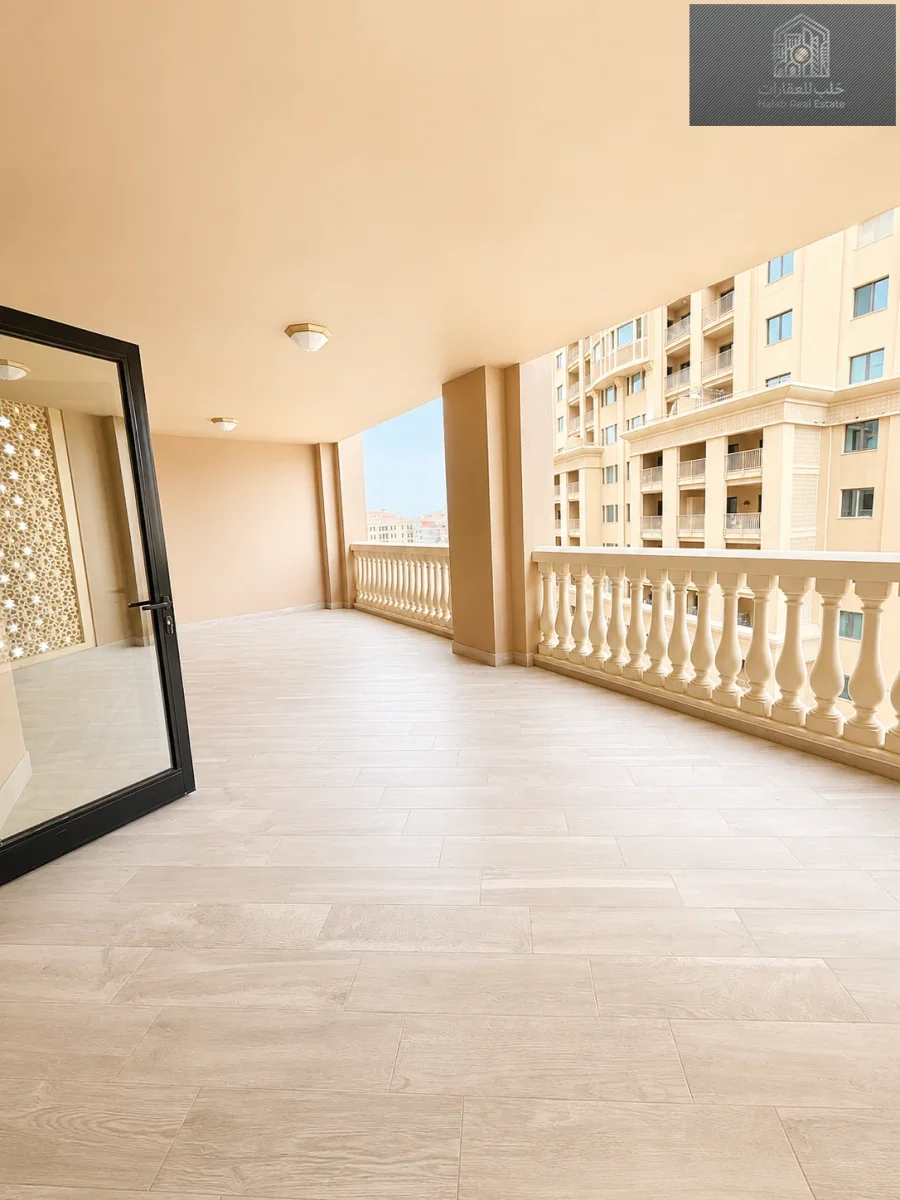 Luxury 1 Bedroom Apartment with Sea View and Private Jacuzzi in Hilton The Pearl Residences