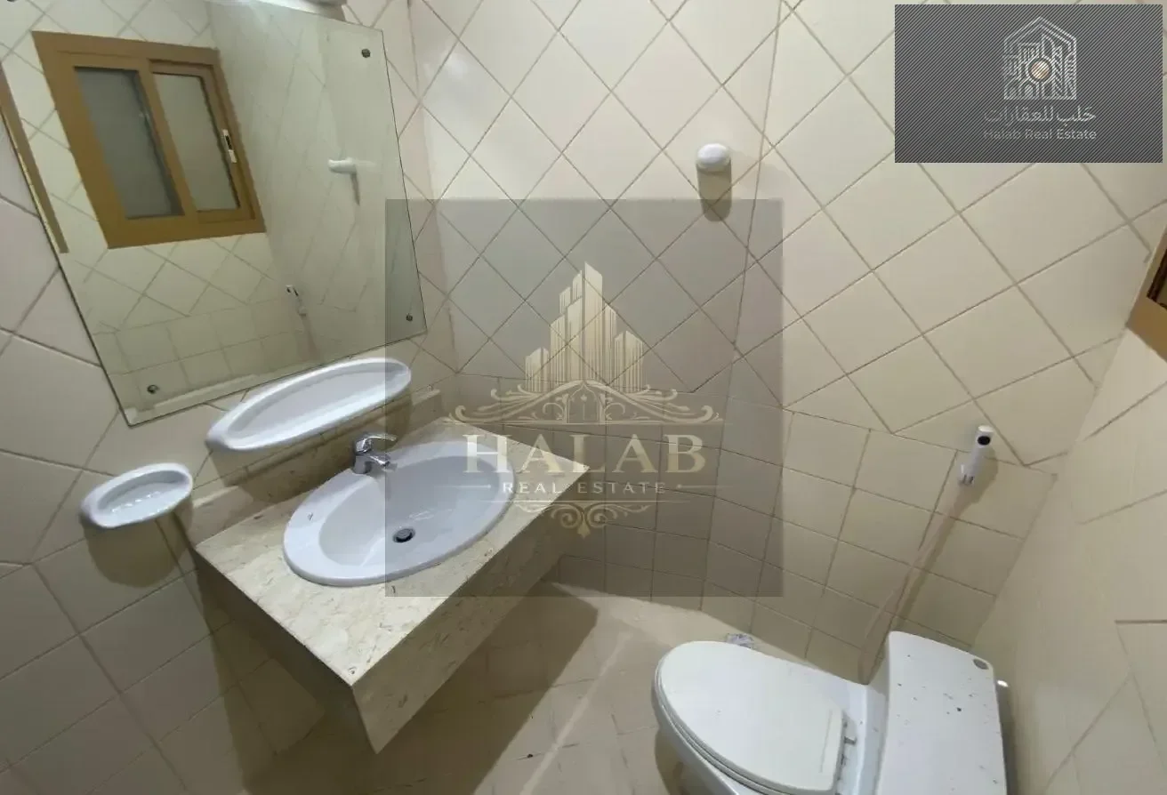 Spacious 2 Bedroom Unfurnished Apartment in Al Sadd Tourist Apartments - view 3