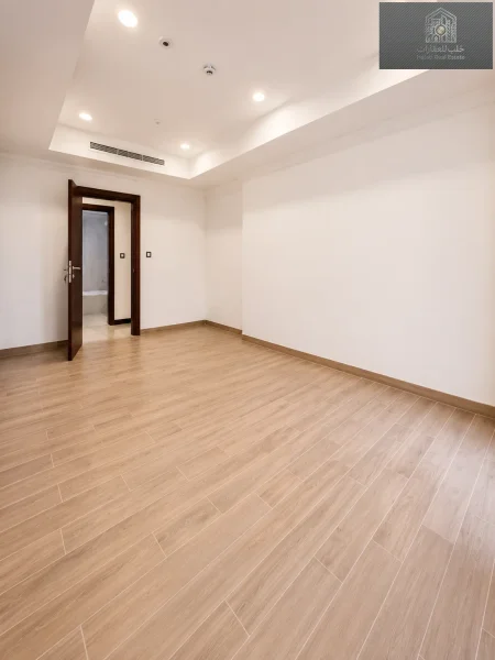 Luxury 2 Bedroom Semi-Furnished Apartment in Porto Arabia Townhouses, The Pearl