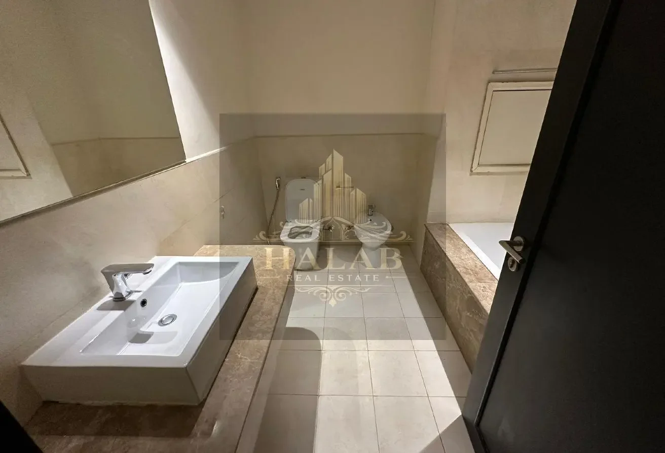 1BHK. Semi furnished. Porto arebia. 88 SQM