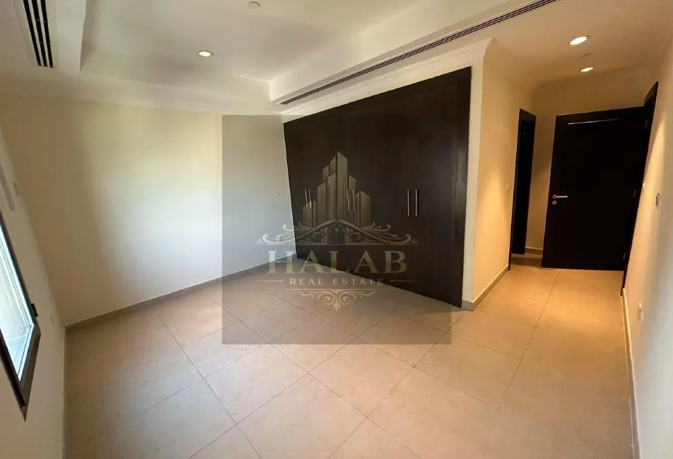 1BHK. Semi furnished. Porto arebia. 88 SQM