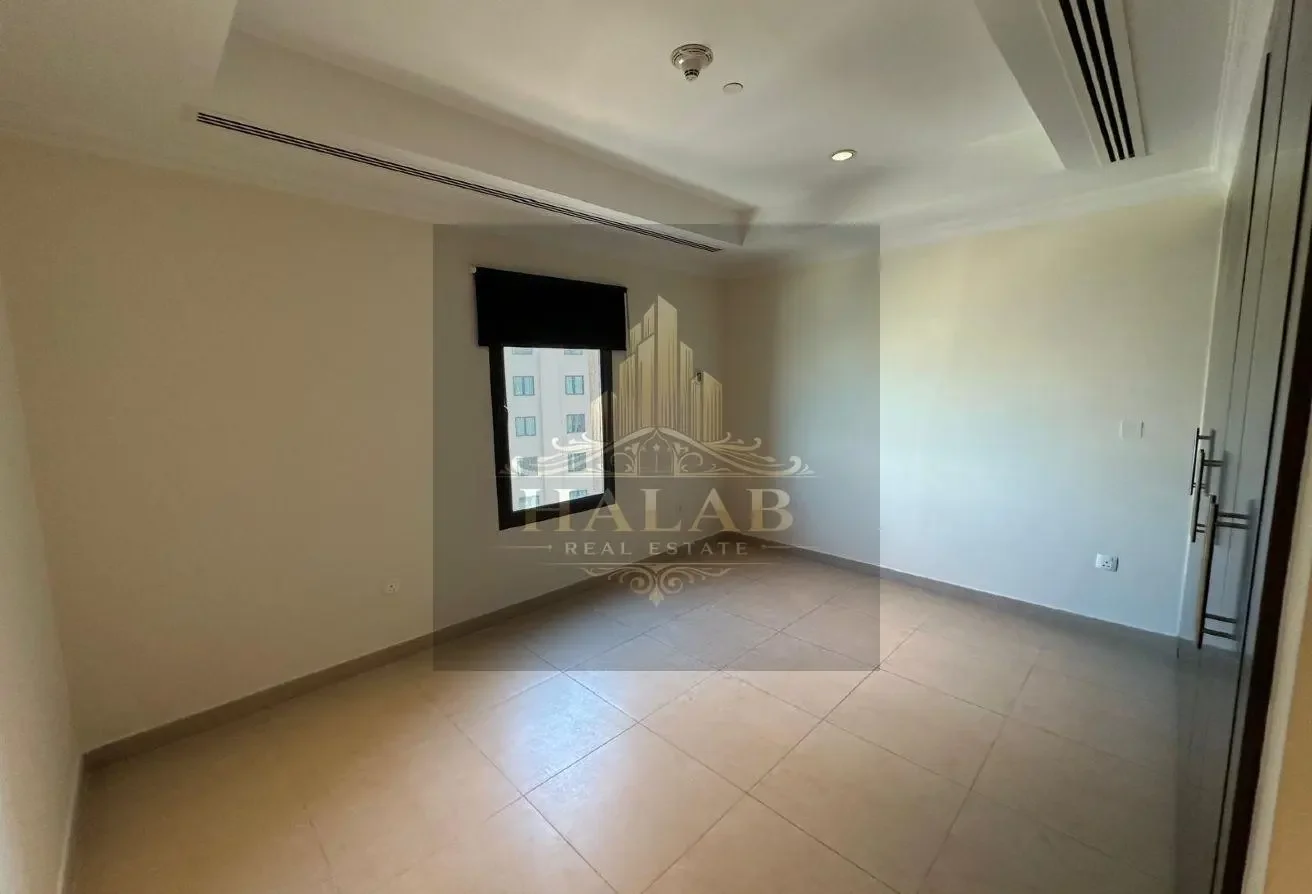 1BHK. Semi furnished. Porto arebia. 88 SQM