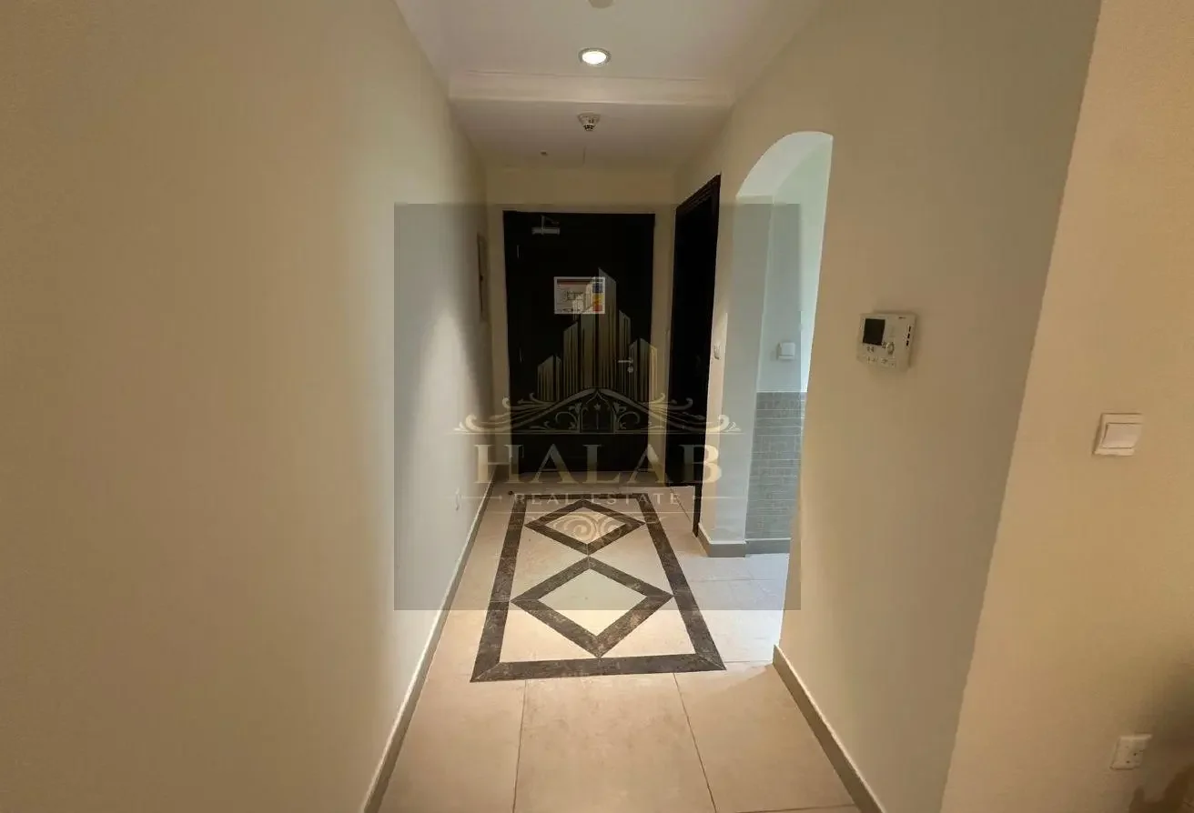 1BHK. Semi furnished. Porto arebia. 88 SQM