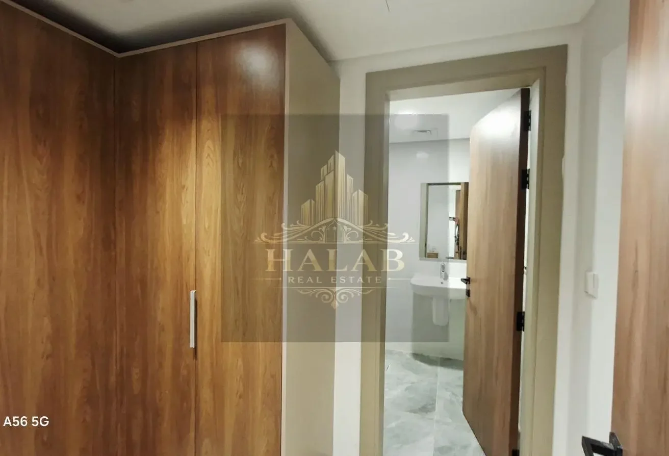 HUGE 1 BHK IN CORNICHE RAS ABU ABBOUD WITH BALCONY