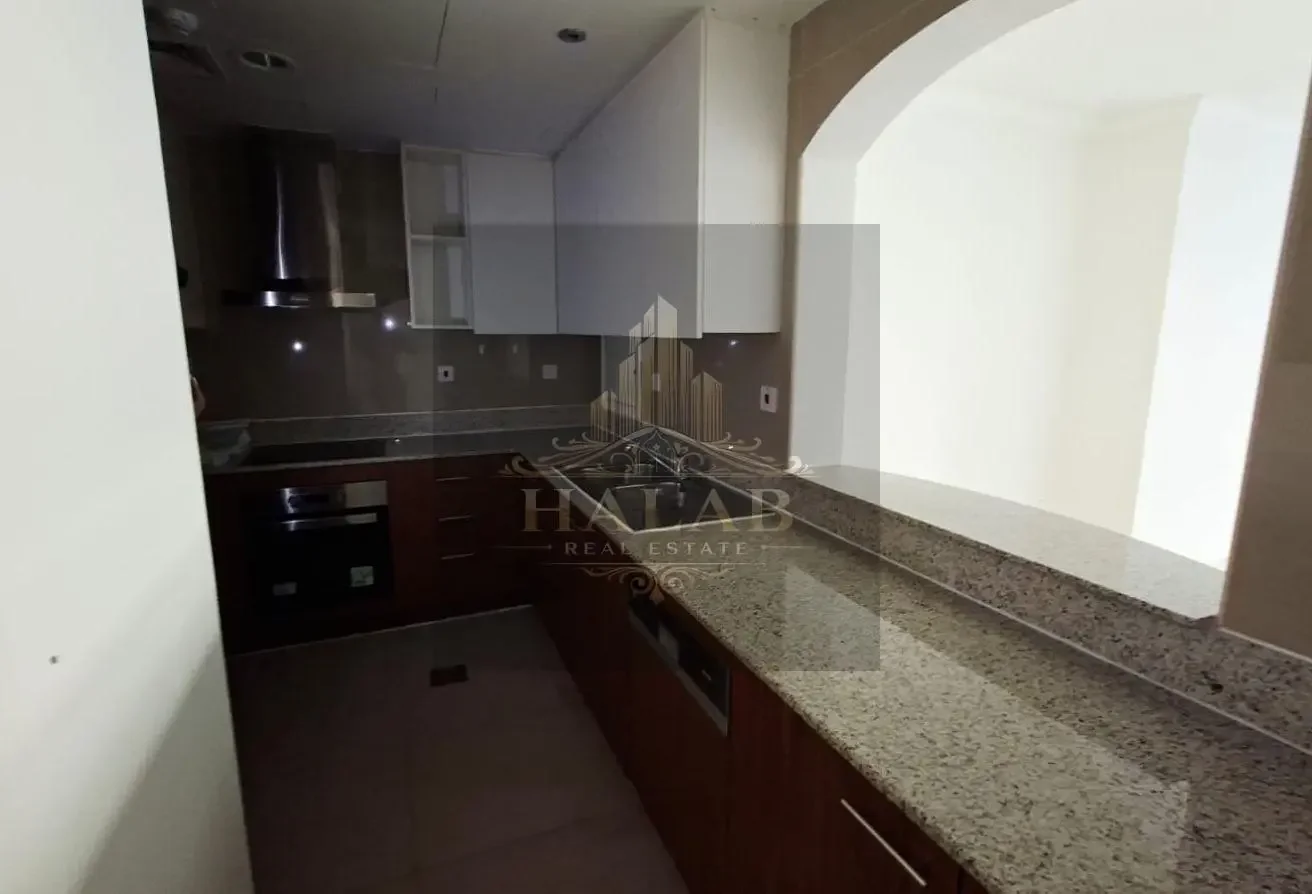 AMAZING One bedroom semi furnished in PORTO ARABIA - view 3