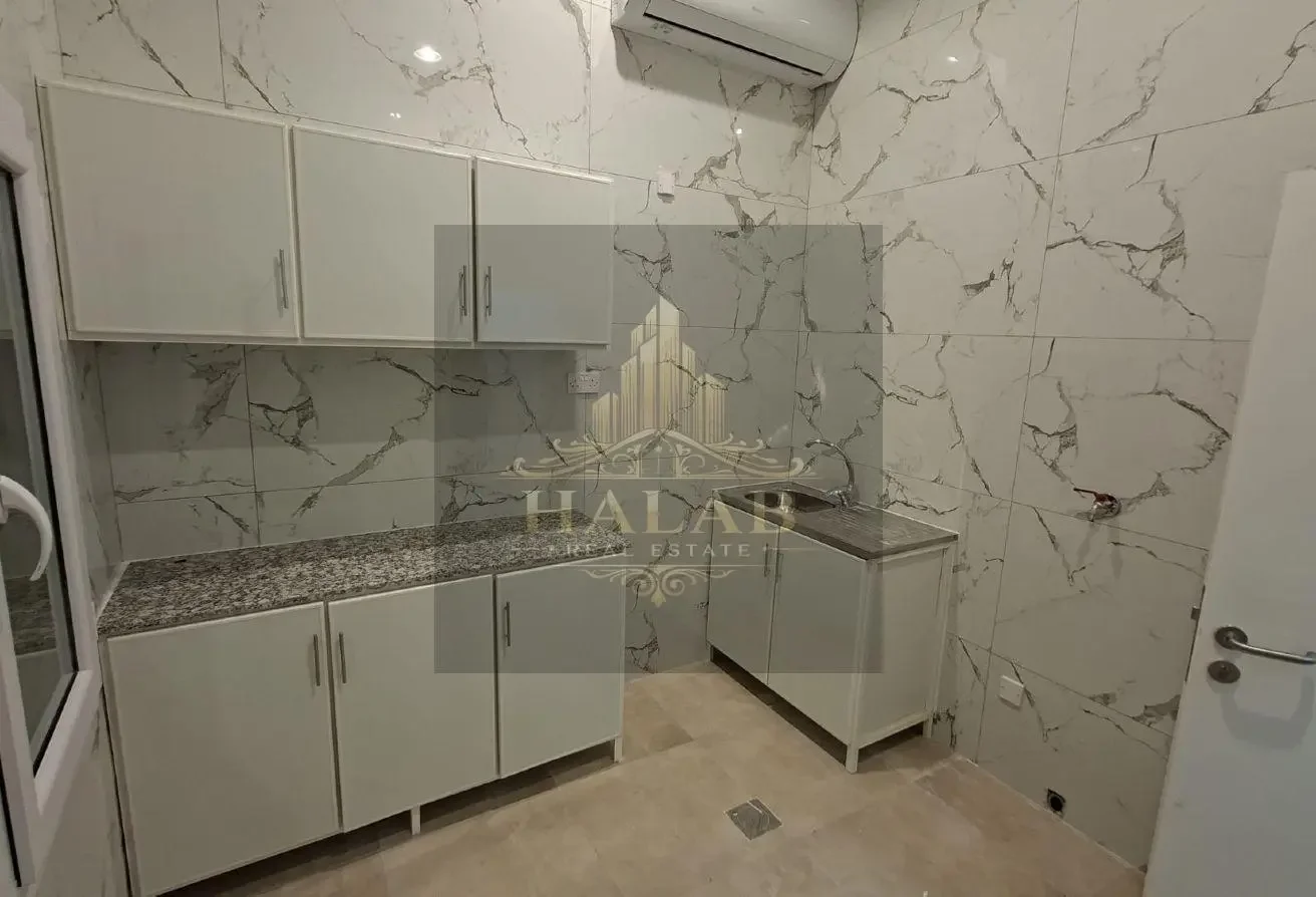 BRAND NEW STUDIO IN MUSHEIREB NEAR METRO
