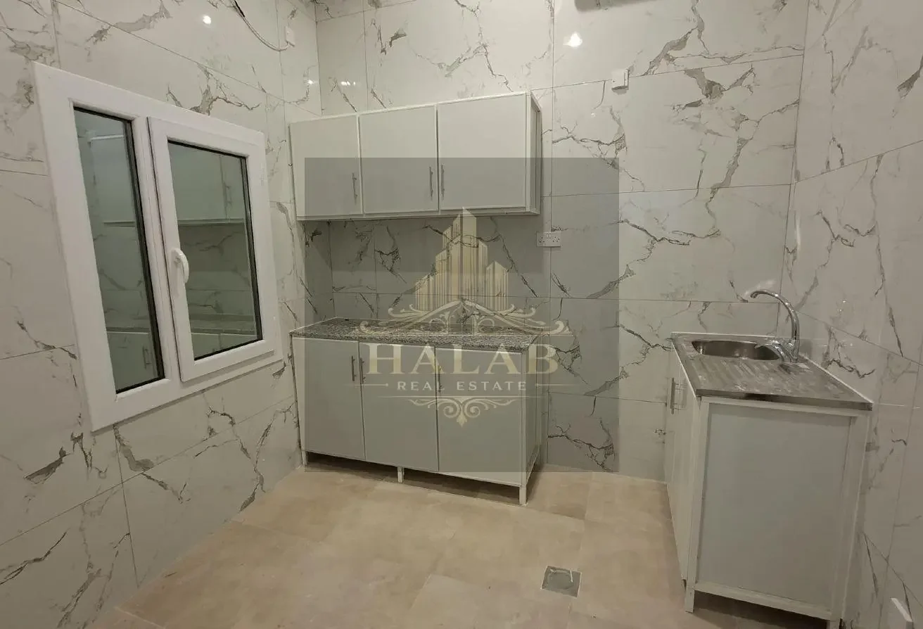 BRAND NEW STUDIO IN MUSHEIREB NEAR METRO - view 3