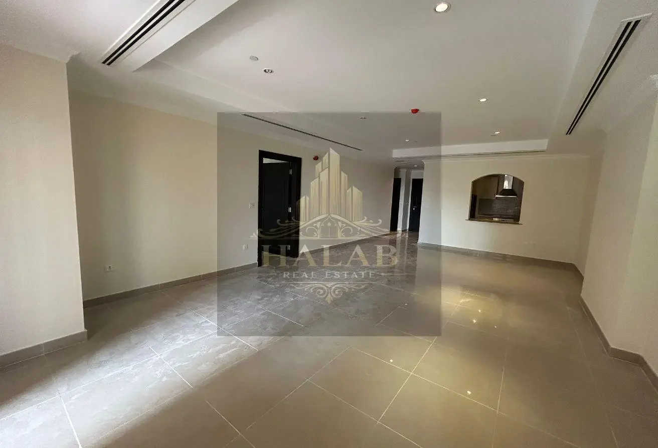 SPACIOUS BEDROOM + OFFICE APARTMENT
