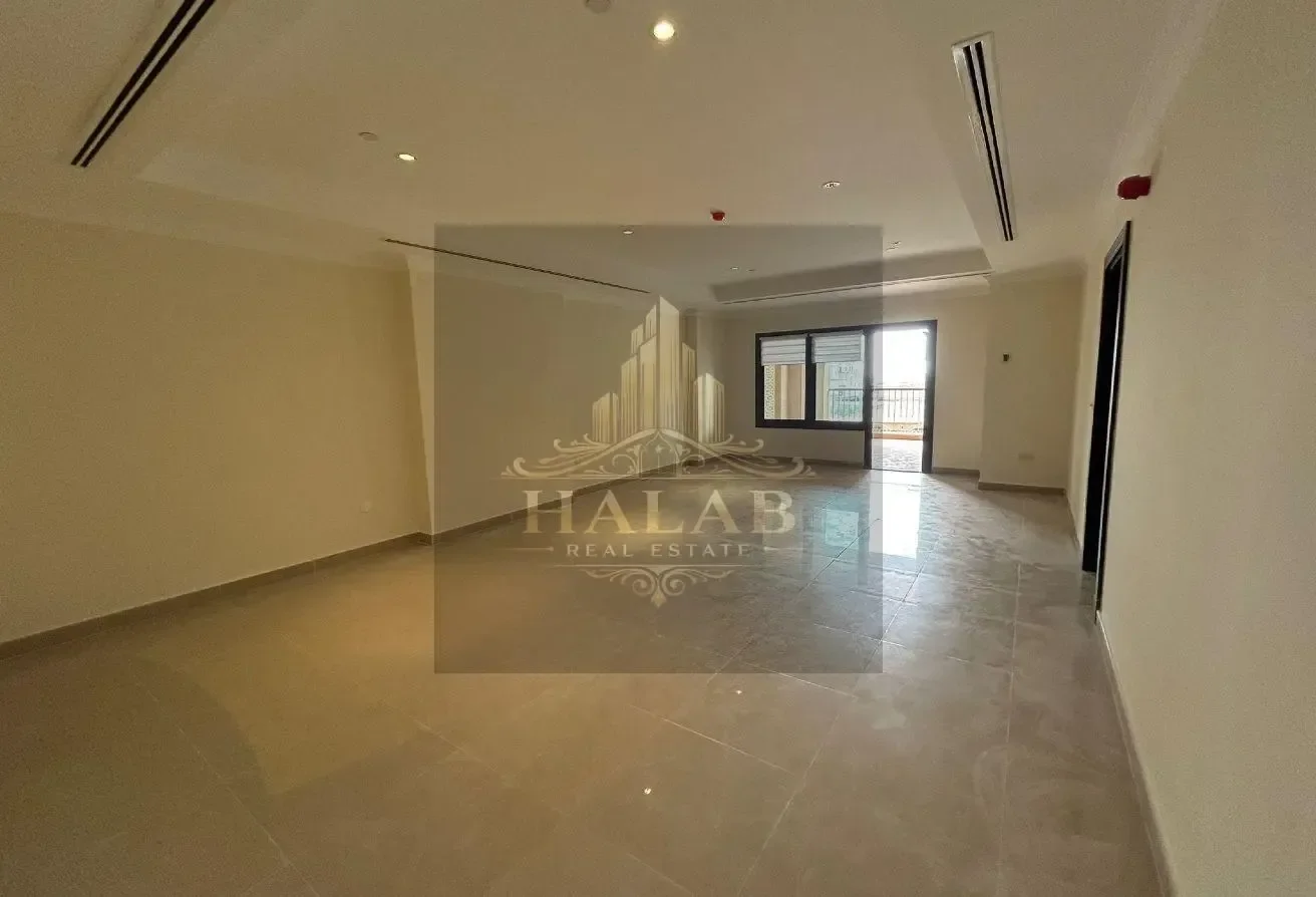 SPACIOUS BEDROOM + OFFICE APARTMENT