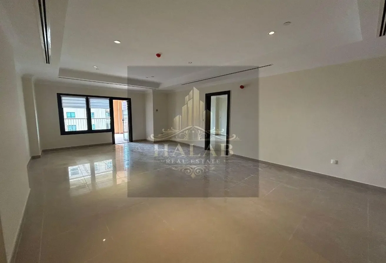 SPACIOUS BEDROOM + OFFICE APARTMENT