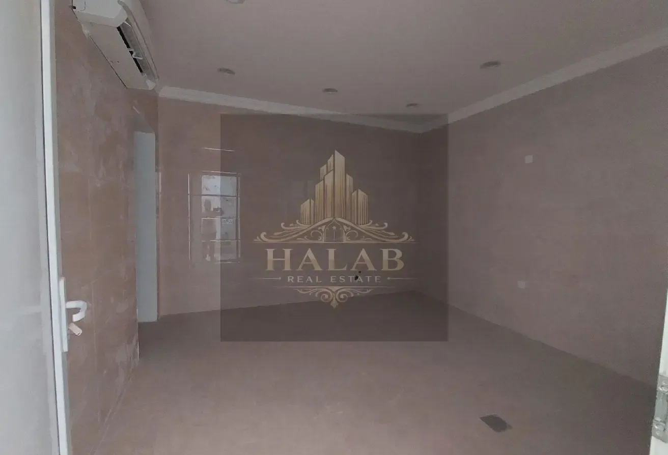 Villa in Al-Rayyan behind Dukhan Bank area ​​1200m