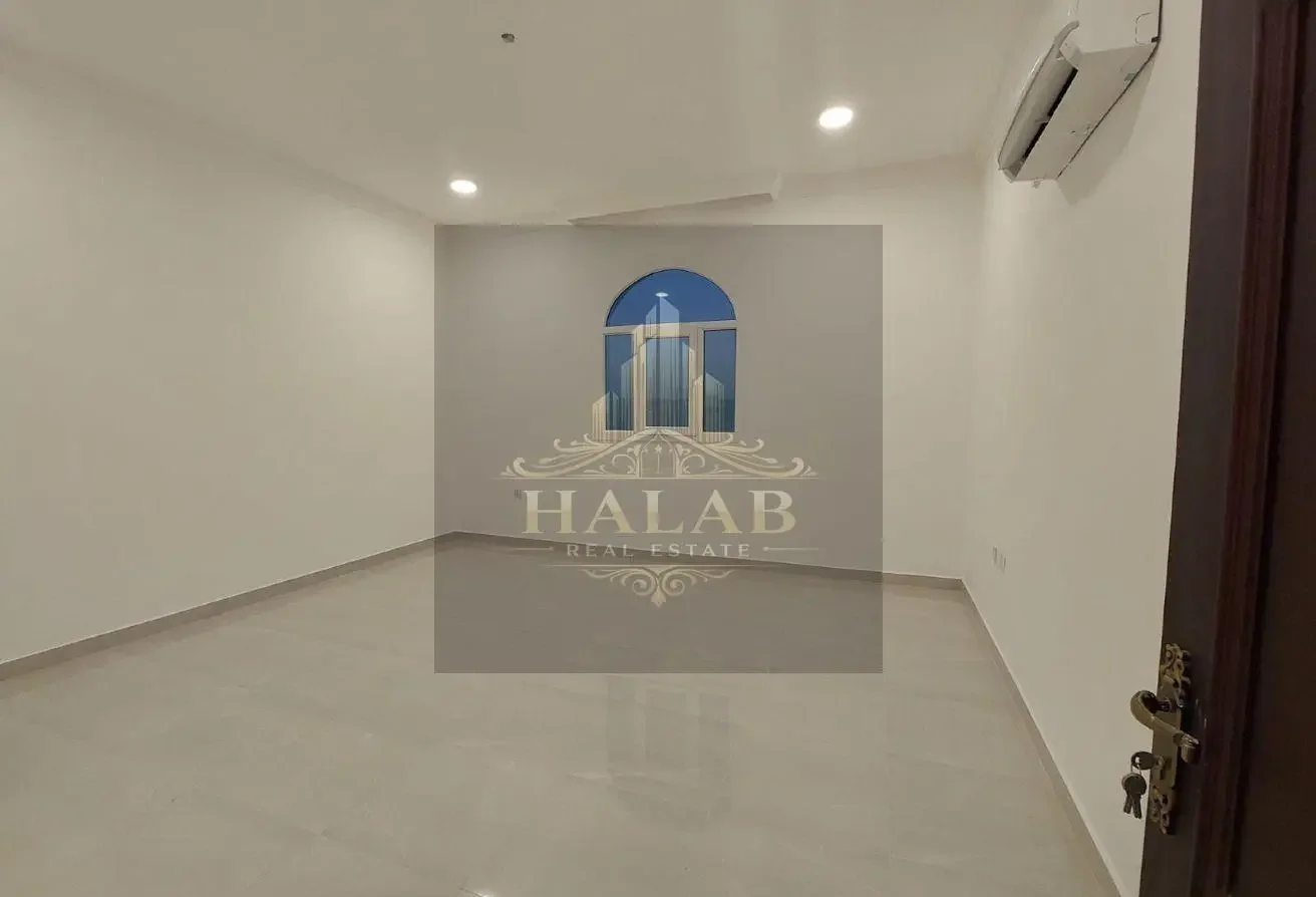 Villa in Al-Rayyan behind Dukhan Bank area ​​1200m