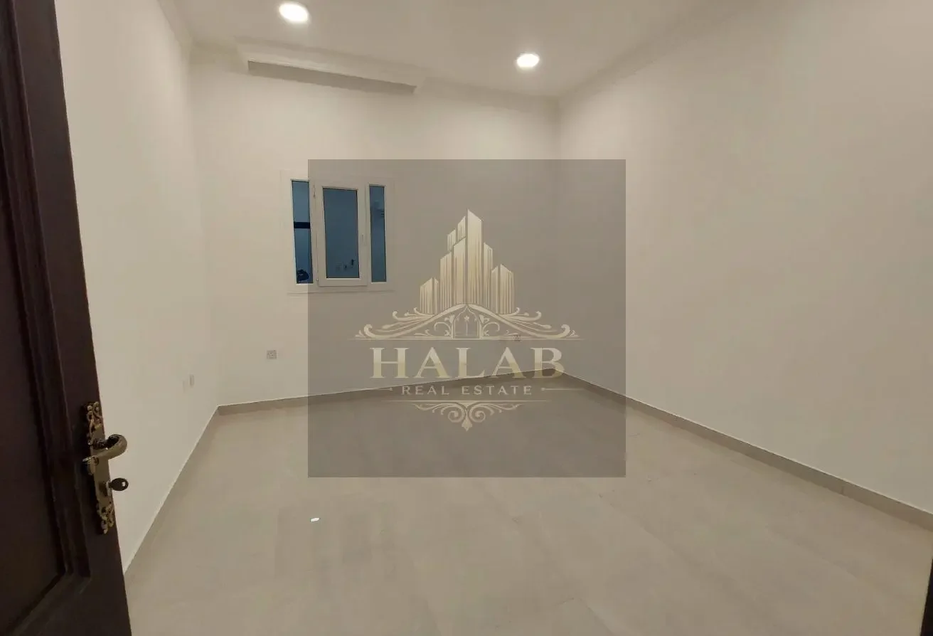 Villa in Al-Rayyan behind Dukhan Bank area ​​1200m
