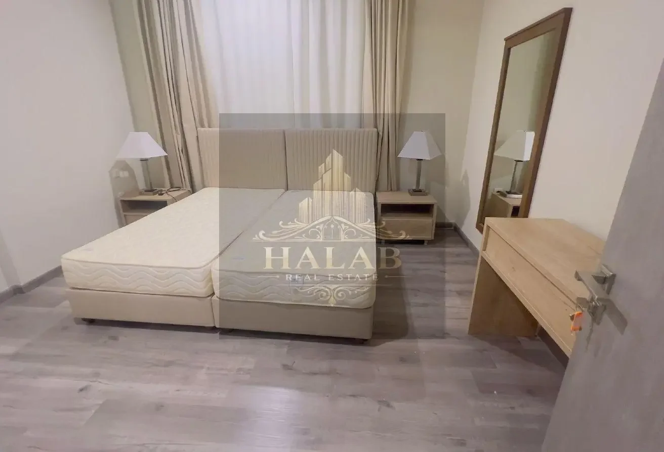 amazing 2 bhk apartment in pearl with a nice view