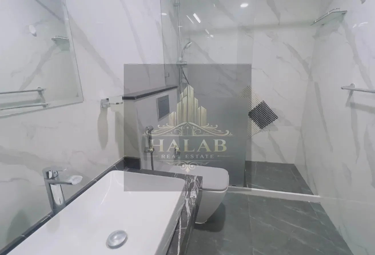 amazing 2 bhk apartment in pearl with a nice view