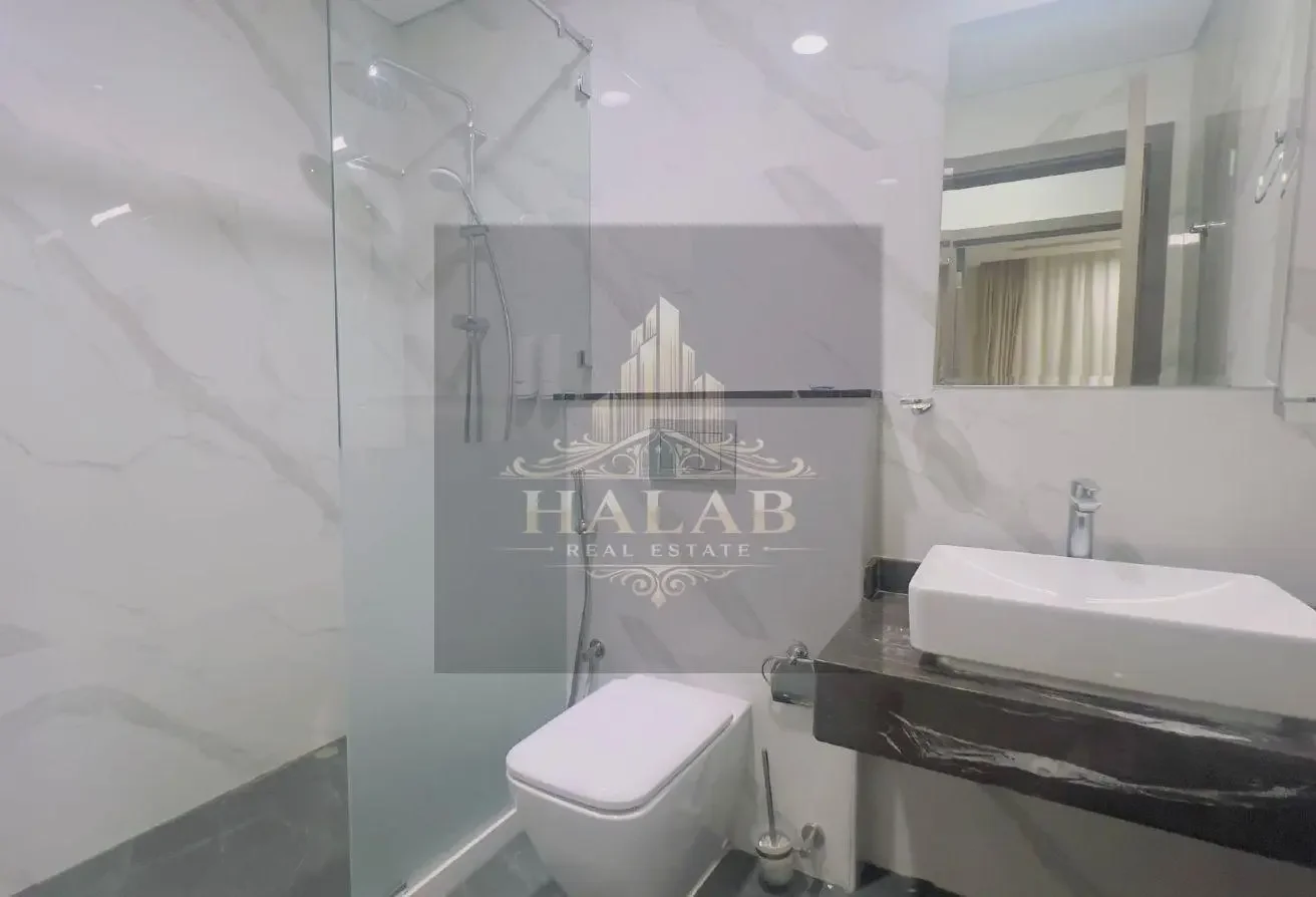 amazing 2 bhk apartment in pearl with a nice view