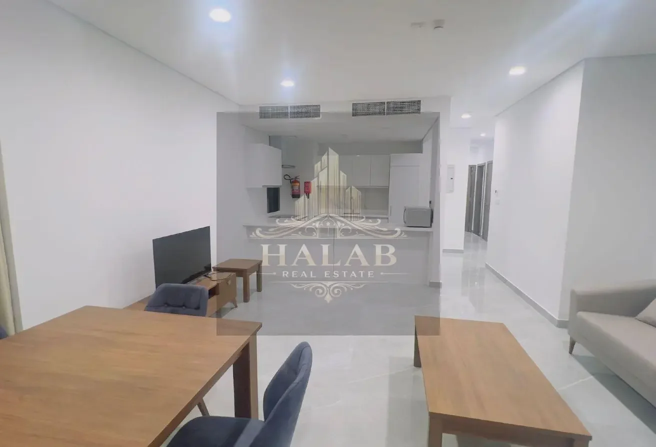 amazing 2 bhk apartment in pearl with a nice view