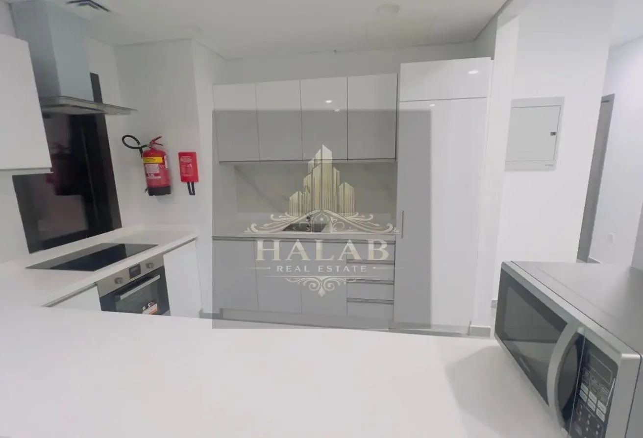amazing 2 bhk apartment in pearl with a nice view