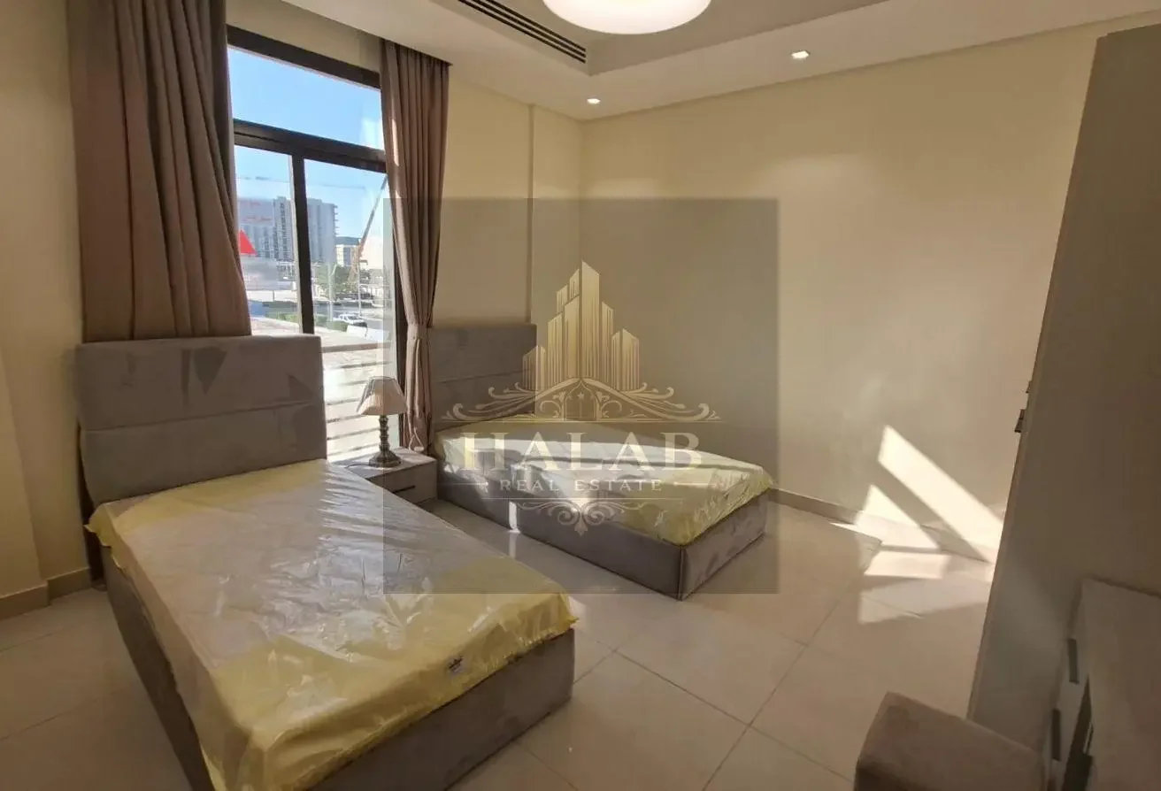 INCLUDED BILLS 2 BHK FF IN FOX HILLS BRAND NEW