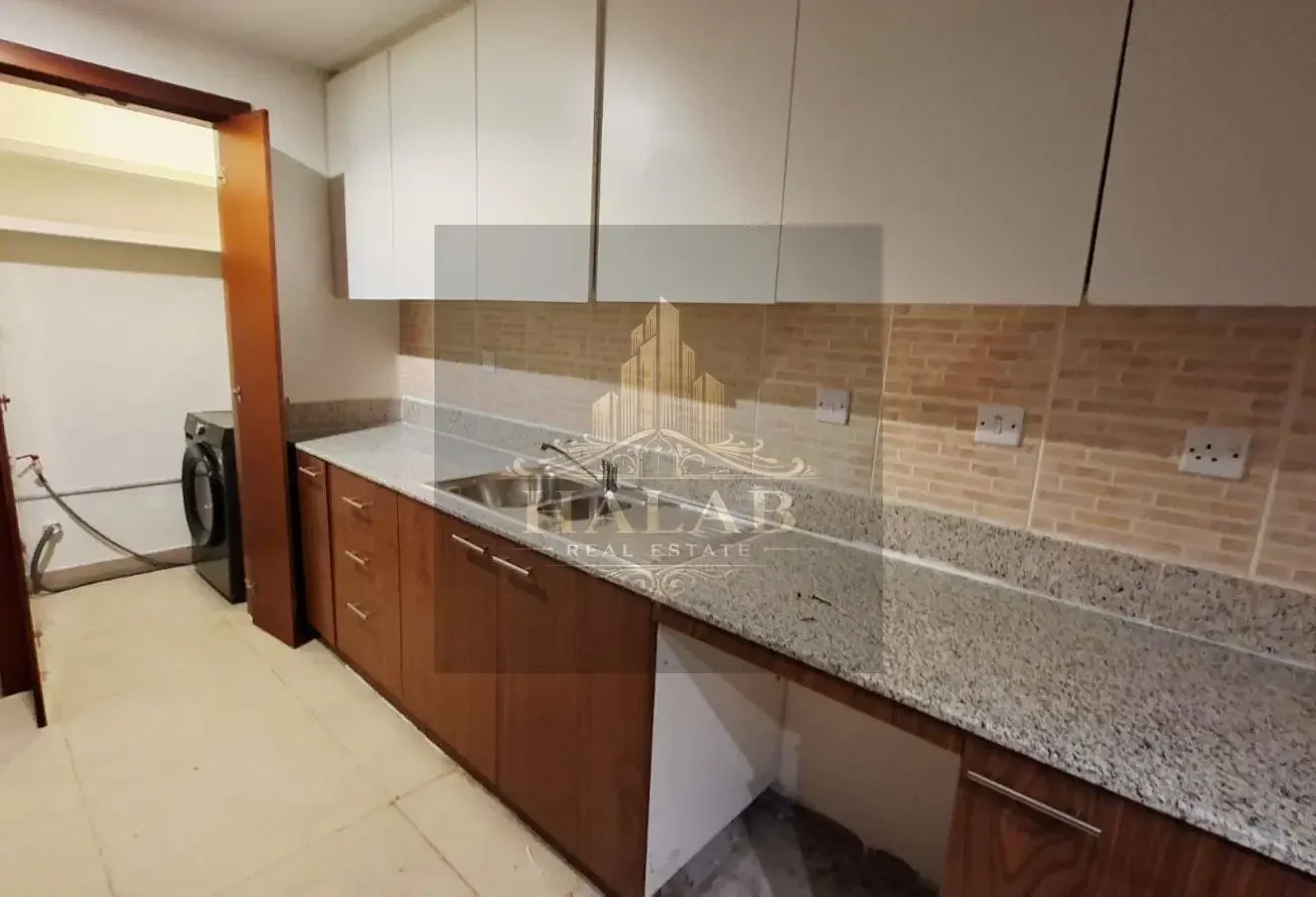 ONE PLUS OFFICE Semi Furnished SEA VIEW IN PEARL