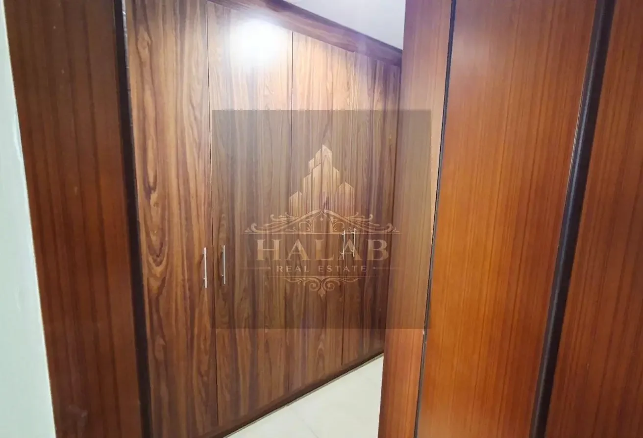 ONE PLUS OFFICE Semi Furnished SEA VIEW IN PEARL