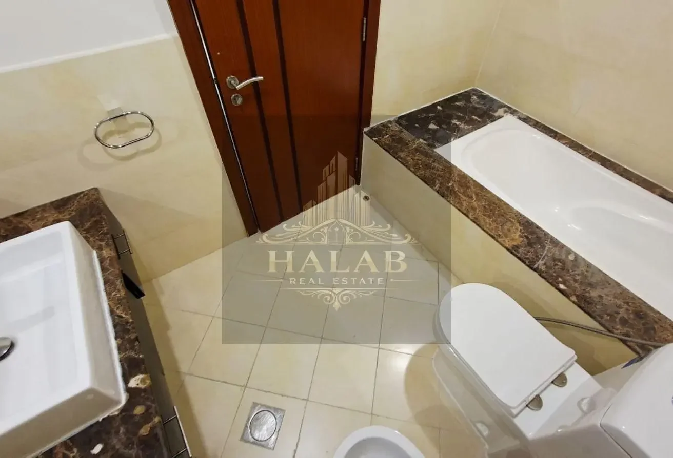 ONE PLUS OFFICE Semi Furnished SEA VIEW IN PEARL