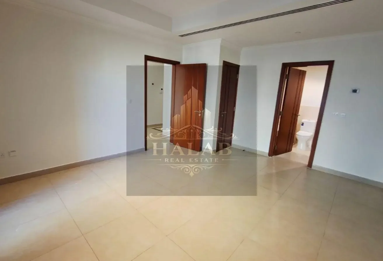ONE PLUS OFFICE Semi Furnished SEA VIEW IN PEARL