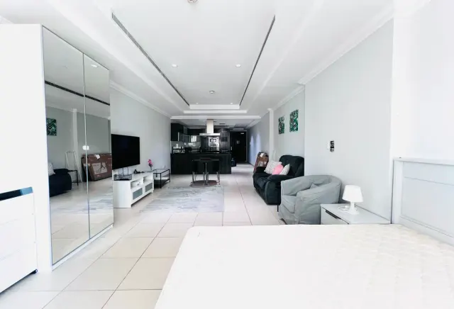 Fully Furnished Sea-View Studio | Porto Arabia