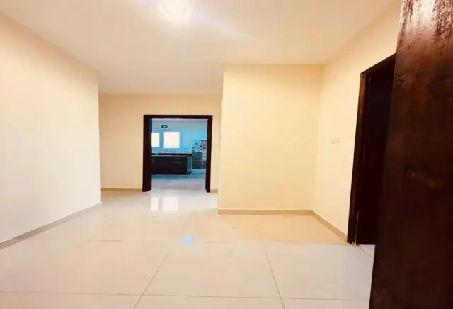 شقة ٣ غرف نوم للإيجار في عين خالد