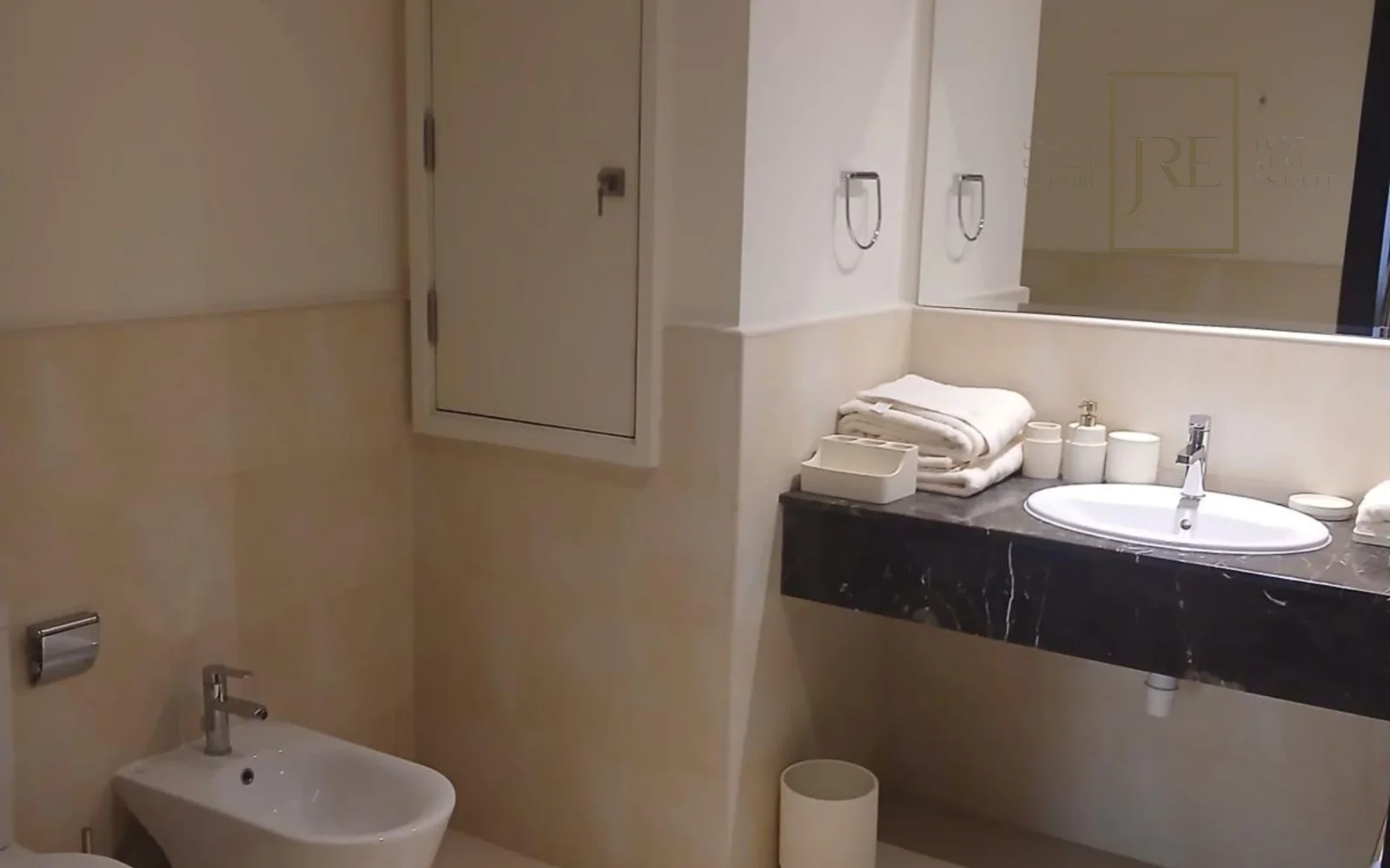 Stunning Fully Furnished 130 SQM Apartment | Balcony | Porto Arabia, The Pearl