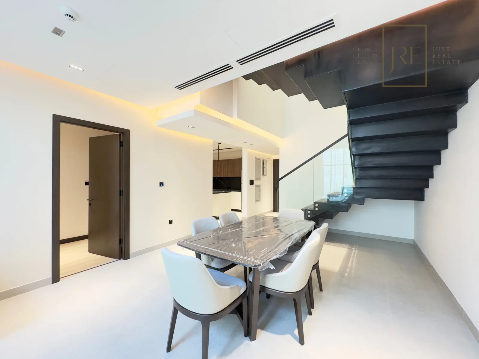 2-Bedroom Apartment + Maid's Room in The Pearl - La Plage South | Beachfront