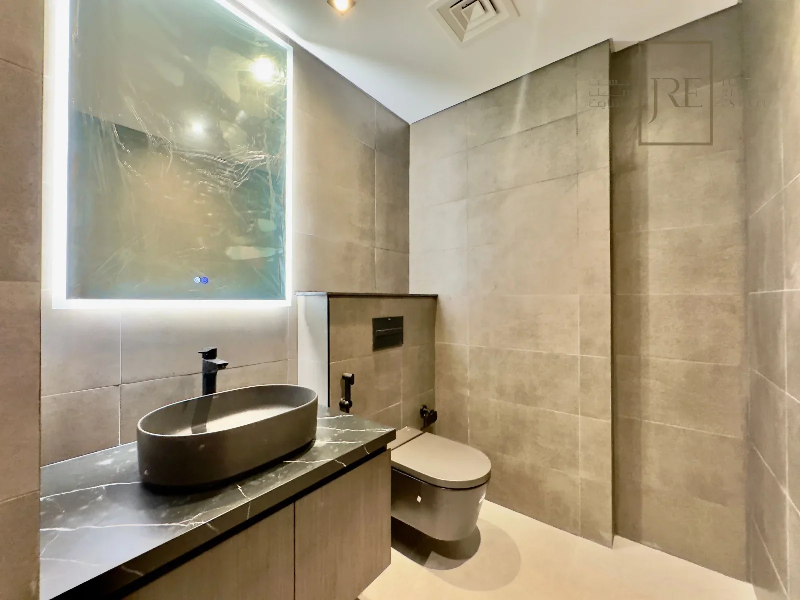 2-Bedroom Apartment + Maid's Room in The Pearl - La Plage South | Beachfront