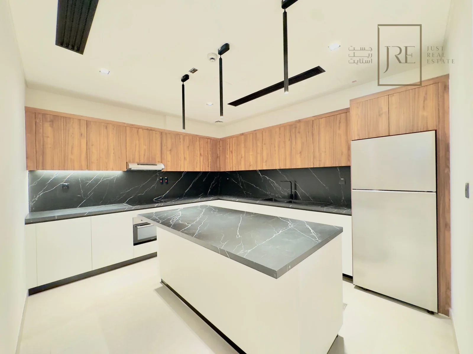 2-Bedroom Apartment + Maid's Room in The Pearl - La Plage South | Beachfront