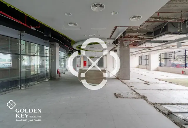 Prime Showroom ꟷ High Visibility | Lusail Marina