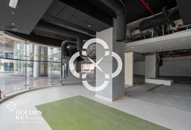 Prime Showroom ꟷ High Visibility | Lusail Marina