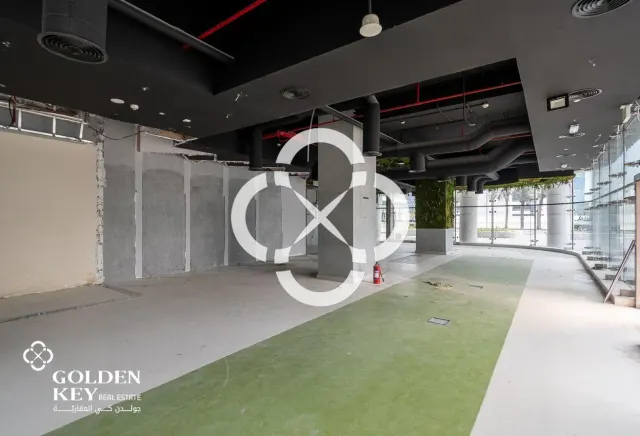 Prime Showroom ꟷ High Visibility | Lusail Marina