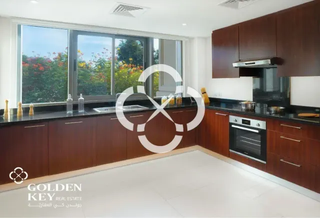 Bills included | No Commission |Townhouse 2BR+Maid