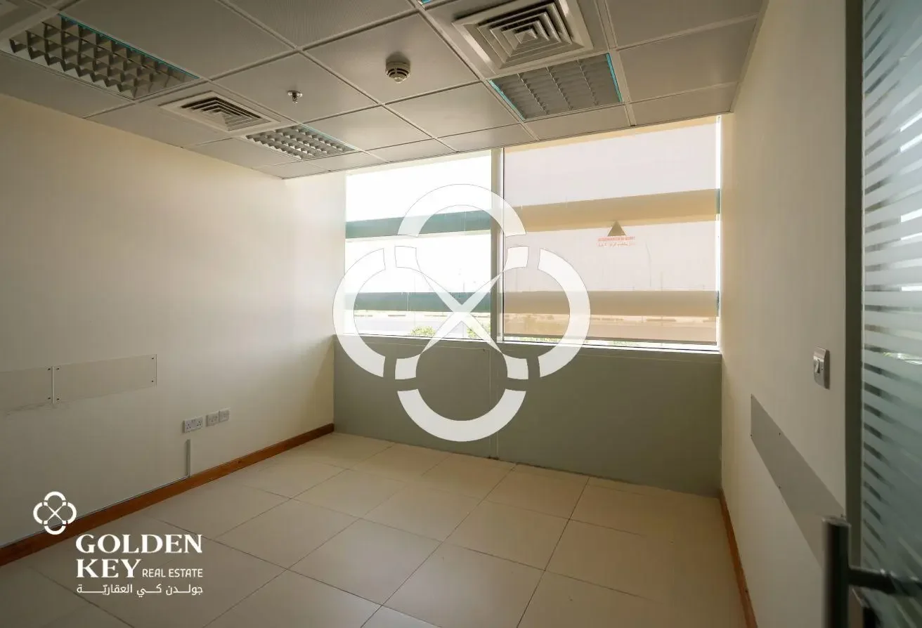 1 Year Grace PeriodꟷCommercial Building for Lease