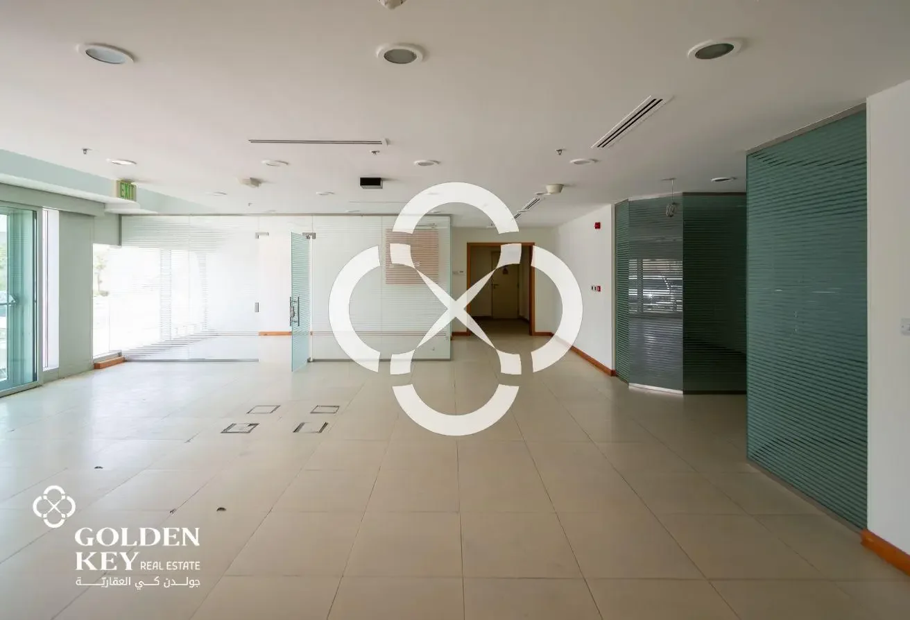1 Year Grace PeriodꟷCommercial Building for Lease