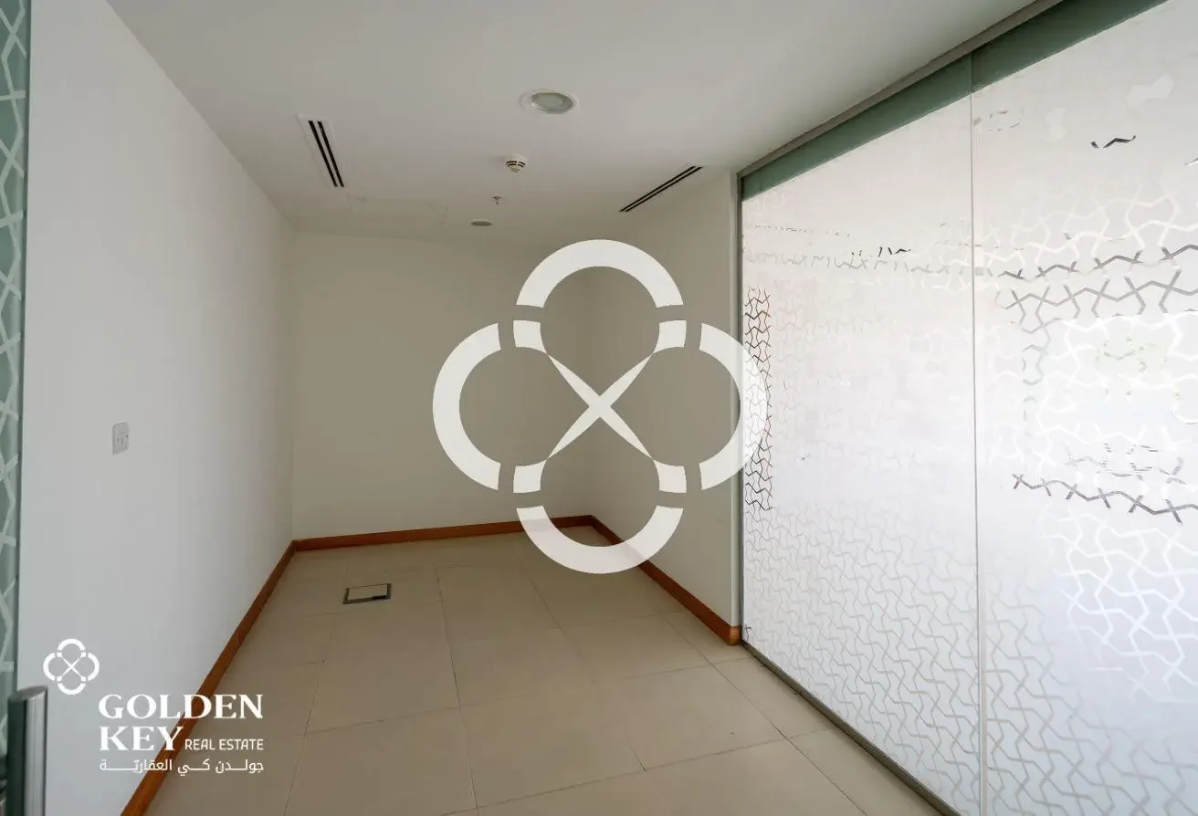 1 Year Grace PeriodꟷCommercial Building for Lease