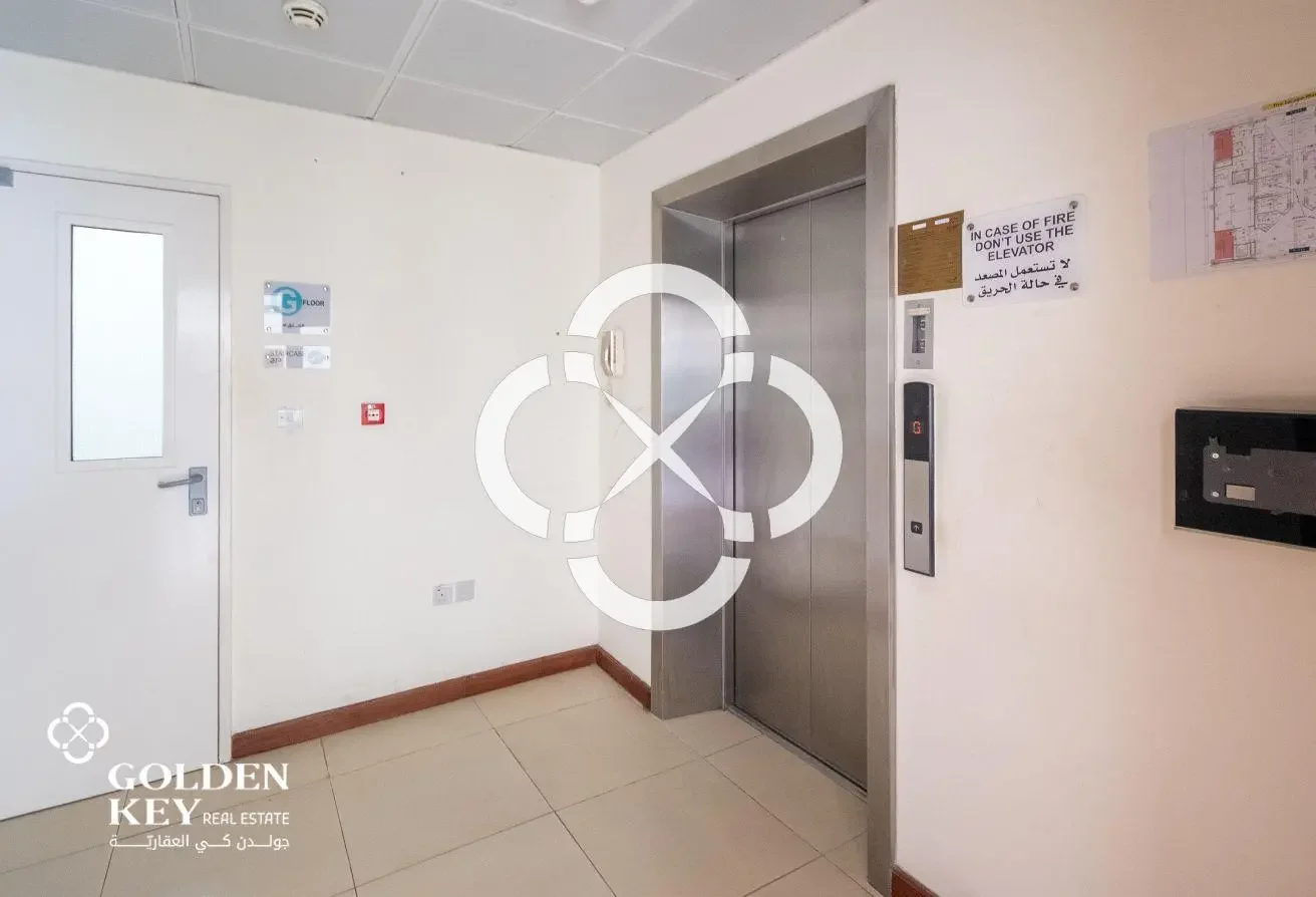1 Year Grace PeriodꟷCommercial Building for Lease