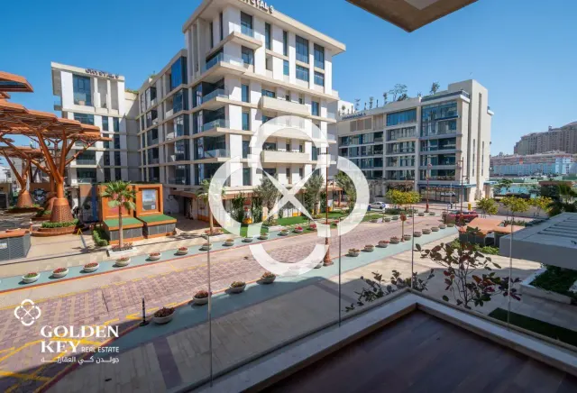 Elegant 1BR+Den |No Commission |Cooling Included