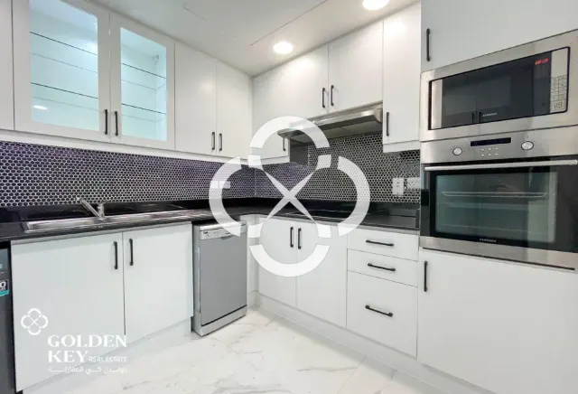 Marina View | Spacious 2 bedroom| Fully Renovated