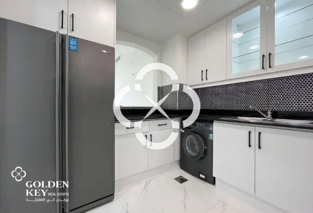 Marina View | Spacious 2 bedroom| Fully Renovated