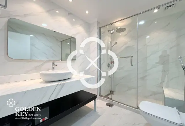 Marina View | Spacious 2 bedroom| Fully Renovated